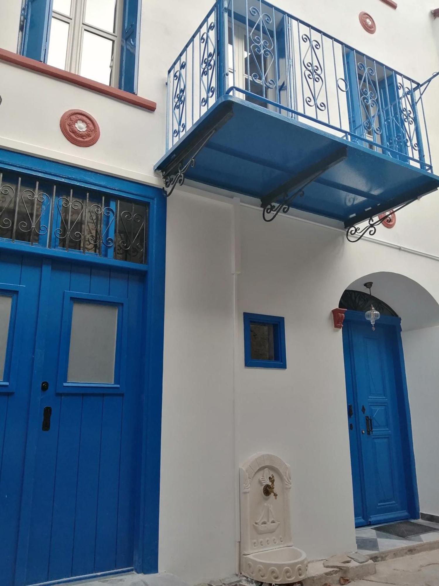 Nomad House